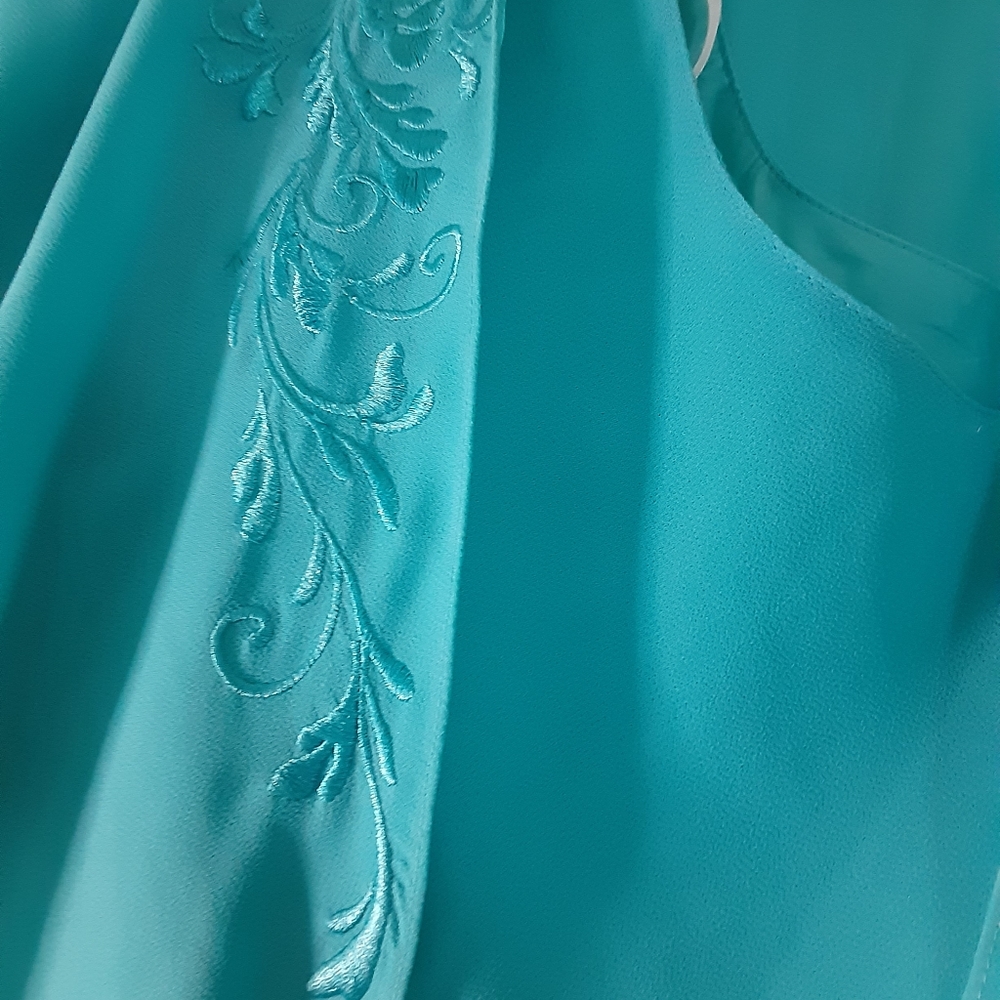 DRESS - Picture 3 of 5